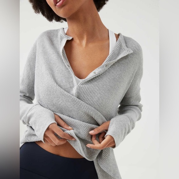 Offline by aerie wow waffle Henley knit oversized pullover long sleeve - Picture 1 of 5